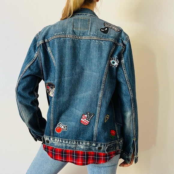 Vintage Levi’s Denim Trucker Jacket custom made patches - Picture 2 of 14